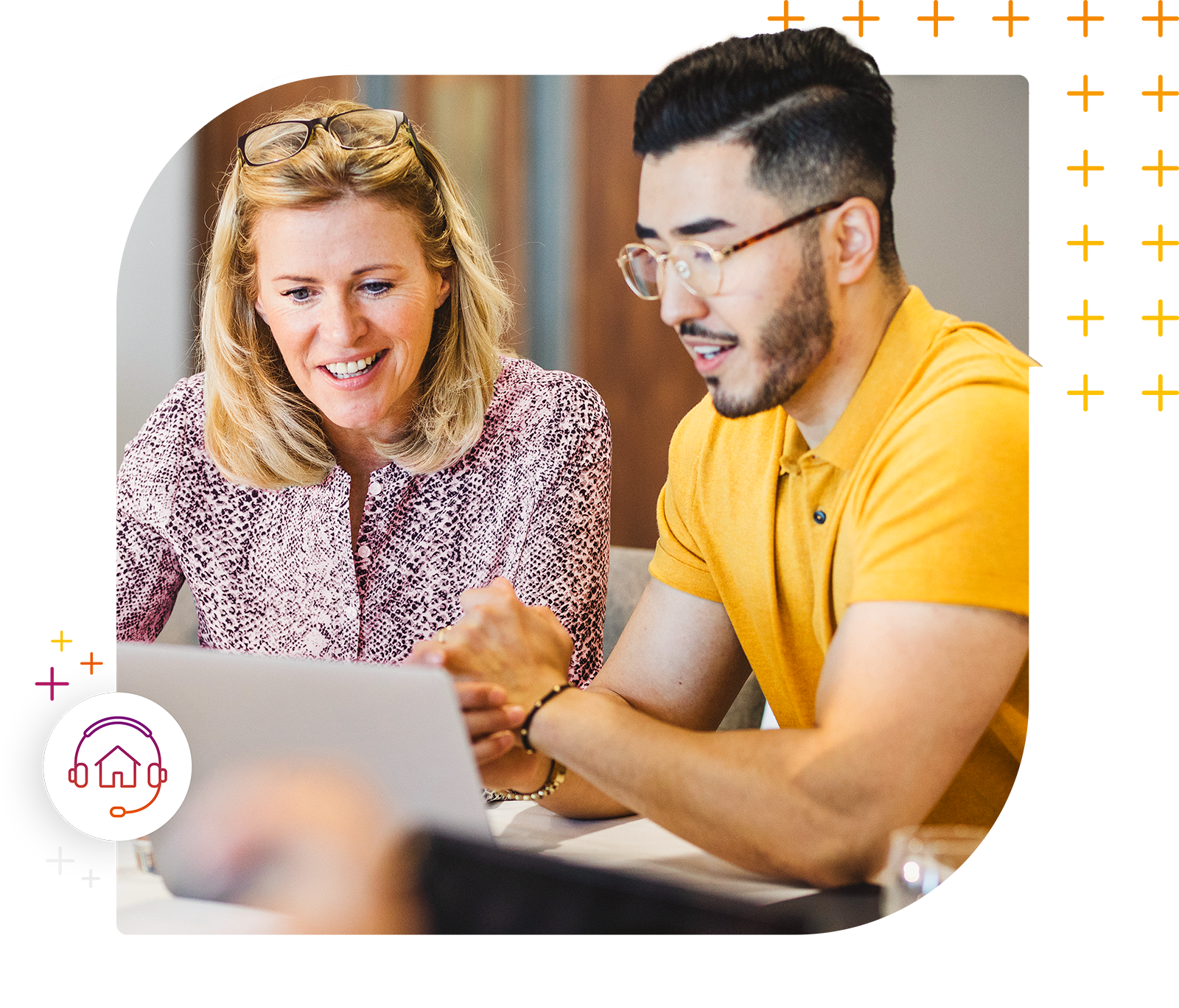 Team-Besprechung mit Computer